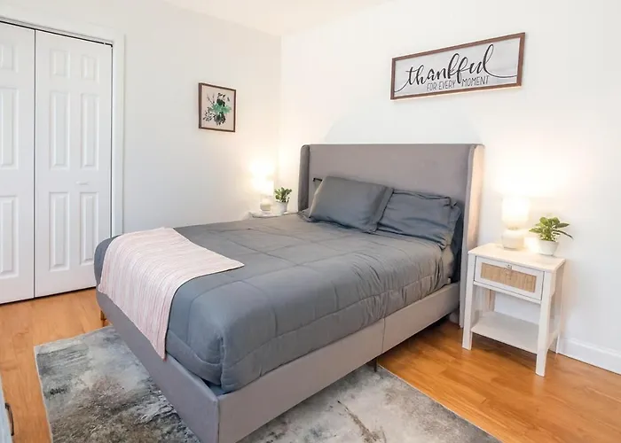 Cozy 4br Getaway Free Parking Near Ohare Airport Appartement *